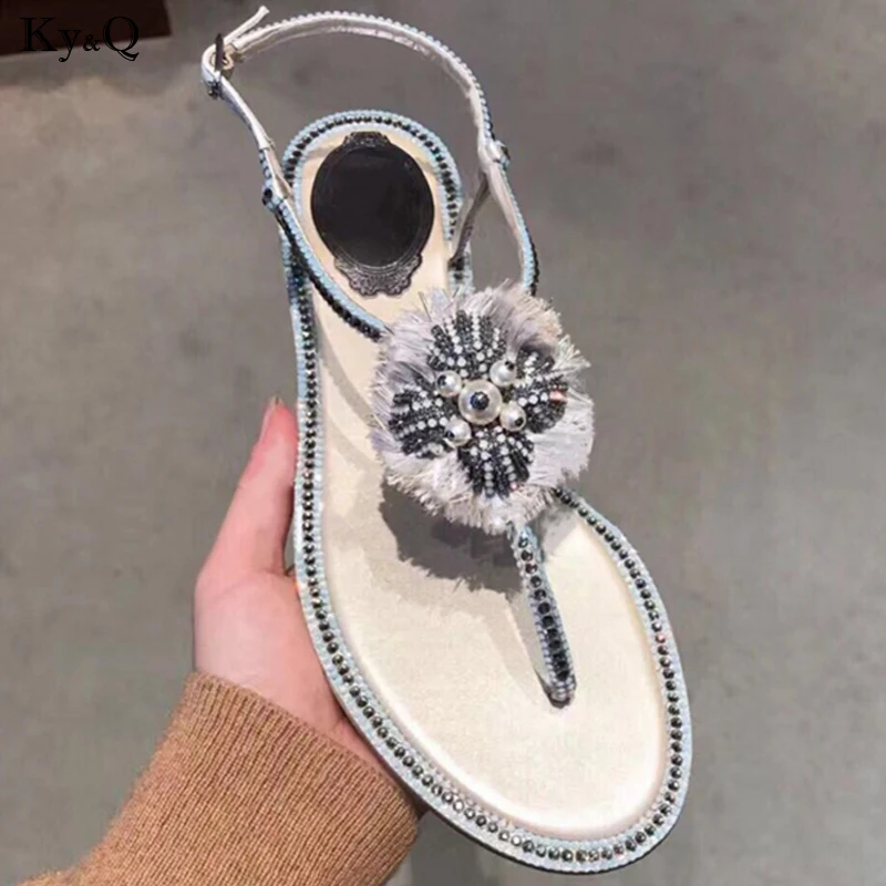 

2019 Summer New Ladies Fashion Rhinestones Sun Flower Toe Word Buckle With Beach Comfortable Flip Flops Casual Wild Flat Shoes