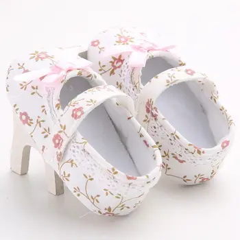 

Baby Girls Princess Shoes White Crib Shoes Soft Sole Anti-slip Floral Toddler New Shoes
