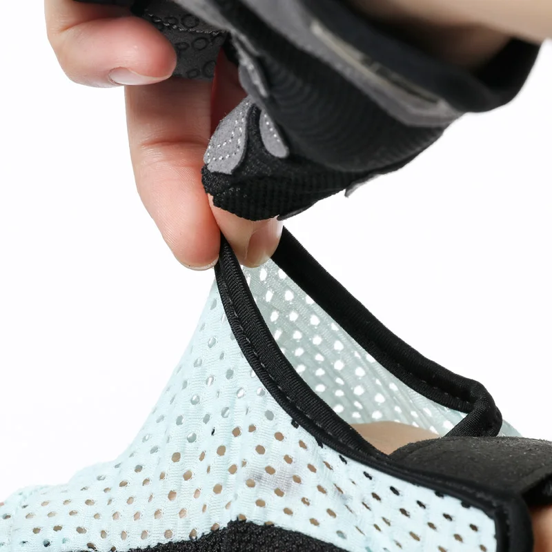 Gym Gloves Non-Slip Half Finger Exercise Weight Lifting Gloves Bodybuilding Dumbbell Training Fitness Gloves for Fighting Cyclin Gym Gloves Non-Slip Half Finger Exercise Weight Lifting Gloves Bodybuilding Dumbbell Training Fitness Gloves for Fighting Cyclin