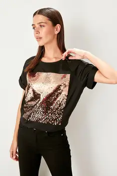 

Trendyol Black Sequin Embroidered Knitted T-shirt TWOSS19XS0006