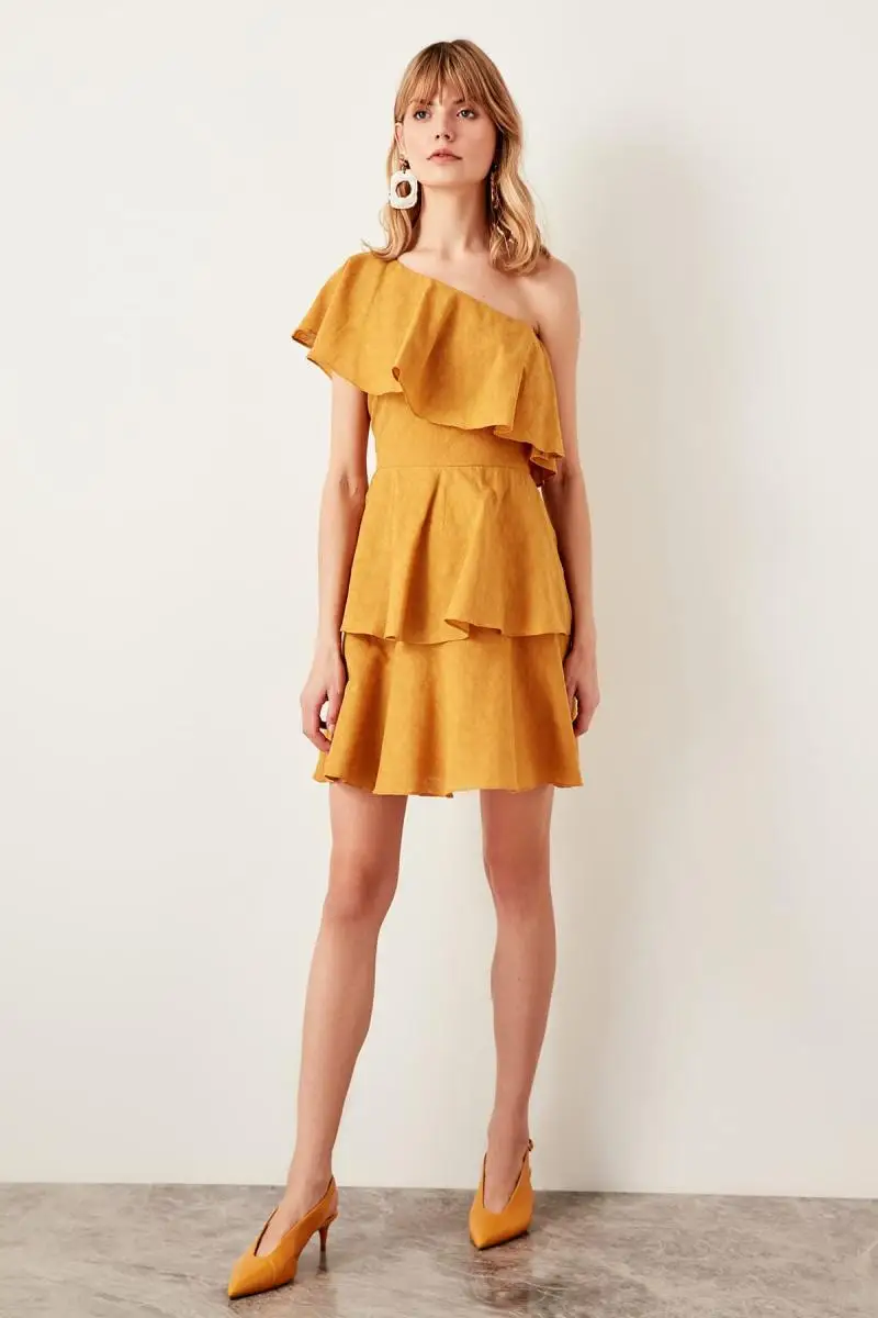 Горчичное платье на одно плечо Trendyol TWOSS19LJ0159|Платья| |