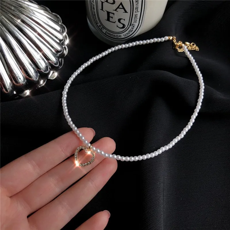 

Delicate Beads Mini Fake Pearls Choker Necklace Heart Shape Crystal Pendant Pearl Necklace