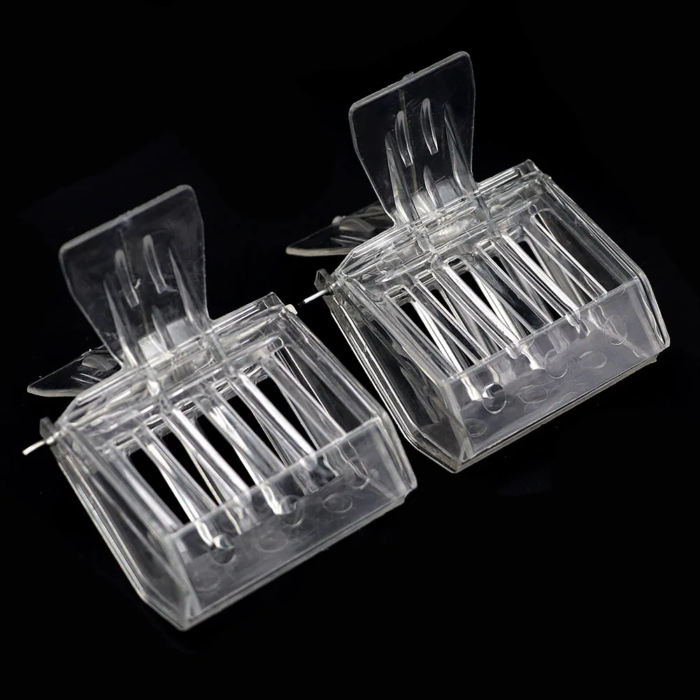 

2 PCS Beekeeping Tools Isolation room Insectary box Bee Tools Queen cage Colorless plastic clip Bee Clip