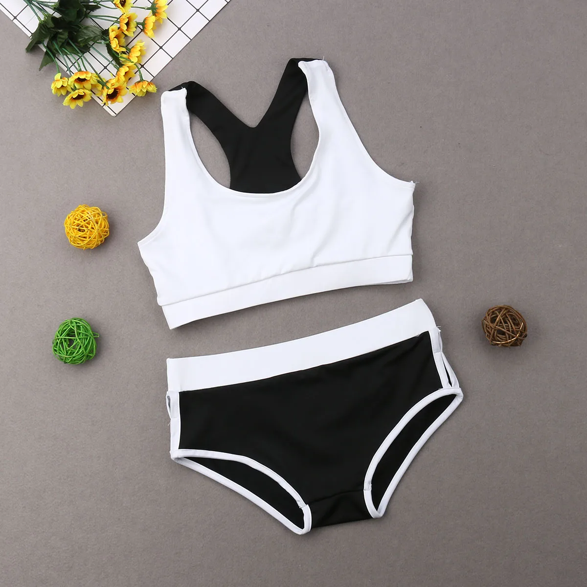 

Yoga Suite Women 2019 Striped Sports Suit Crop Top Shorts Two-piece Outfit Yoga Workout