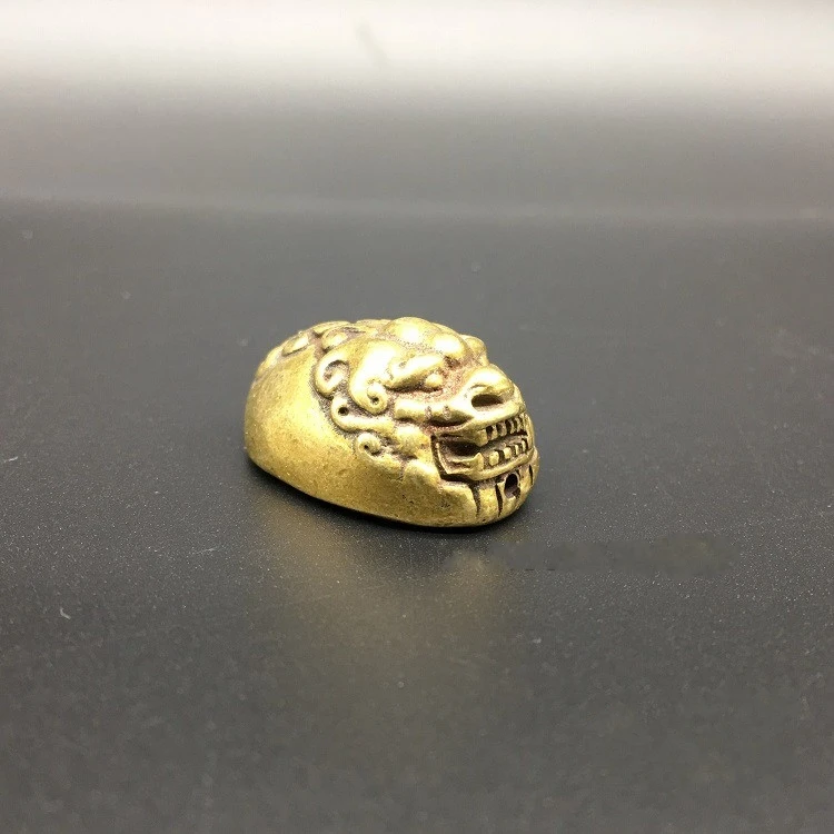 

Collectable Chinese Brass Carved Mythical Animals Brave Troops Exquisite Small Pendant Statues