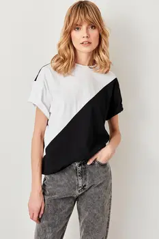 

Trendyol Black With Color Block Boyfriend Knitted T-shirt TWOSS19GS0048