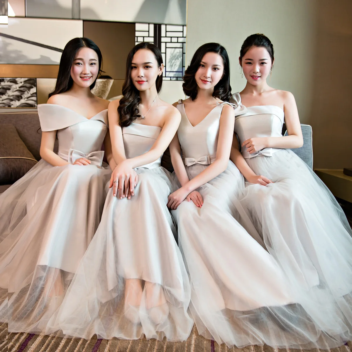

Vivian's Bridal 2019 Hot Satin Bridesmaid Dress Sexy Backless Bow Sashes Lace-up Fluffy Floor-length Elegant Chiffon Dress