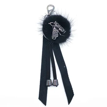 

100Pcs Clothing Pendant Jewelry Lobster Clasp Fashion Bees Hardware Furry Ball Pendant DIY Clothing Accessories Pendant