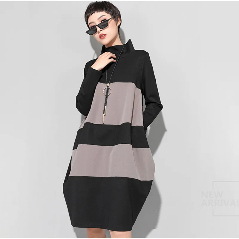  [EAM] 2020 New Spring Winter High Collar Long Sleeve Brief Pocket Striped Hit Color Loose Dress Wom