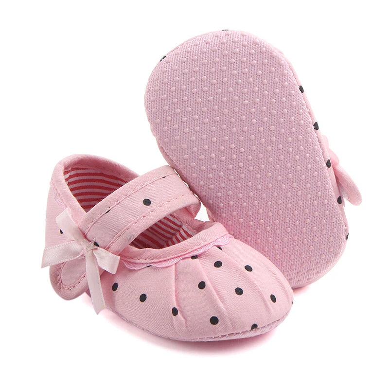 Обувь с бантом и цветочным узором для маленьких девочек; милая обувь в горошек на мягкой подошве для малышей; обувь для первых шагов; обувь для новорожденных 0-18 месяцев