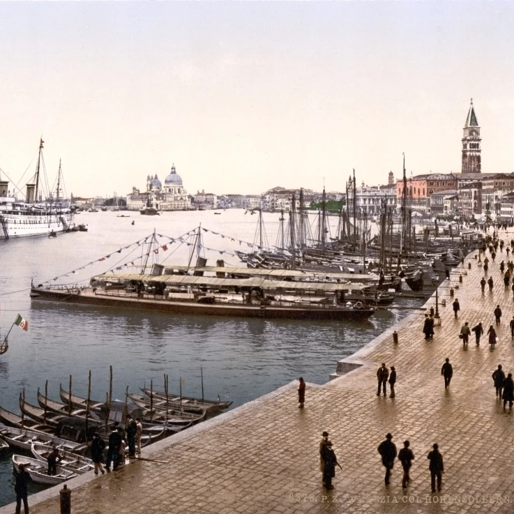 SMY Hohenzollern Venice 1890s Poster Print by Science Source (36 x 24) | Дом и сад
