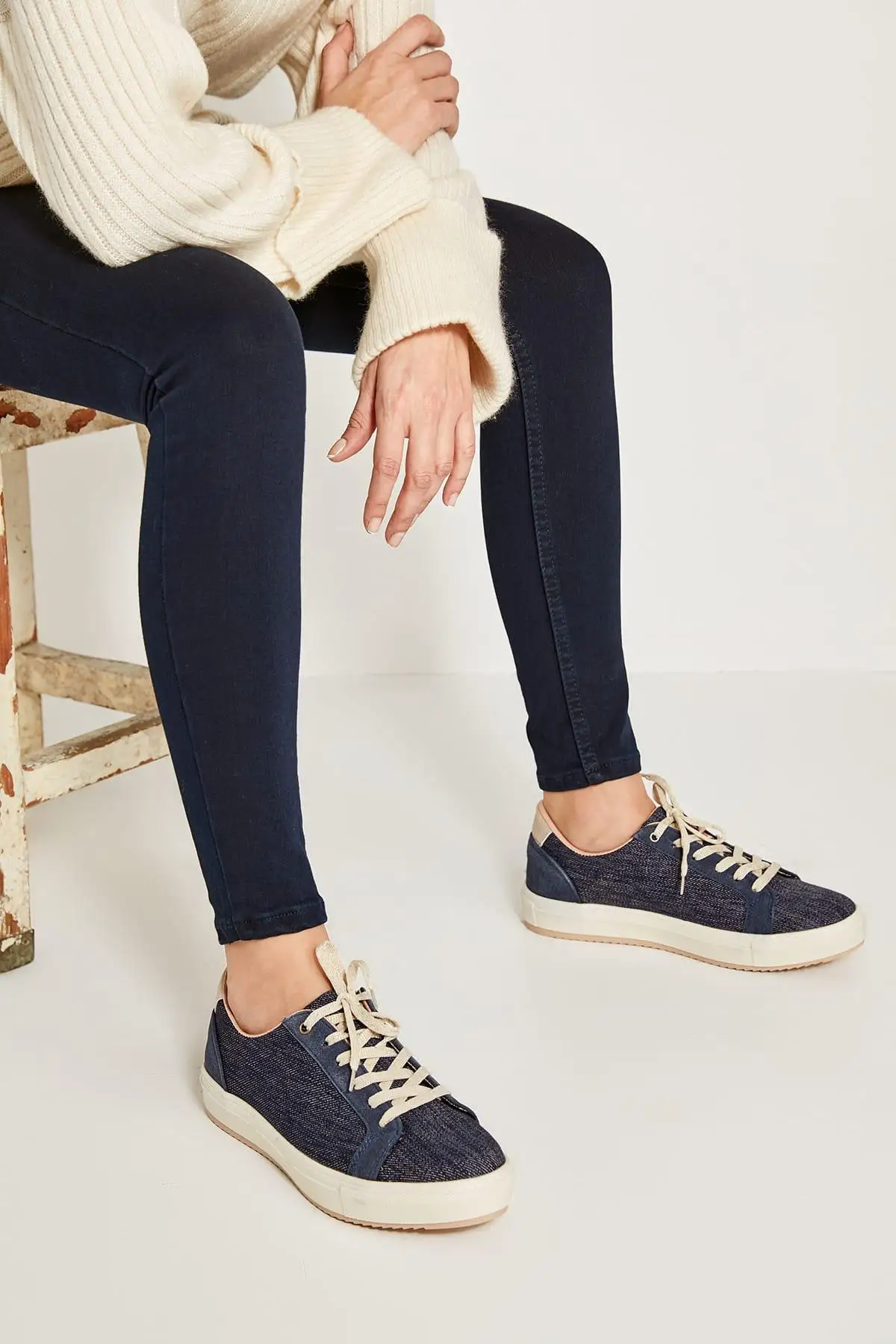 

Trendyol Navy Blue Women 'S Sneaker TAKSS19DG0015