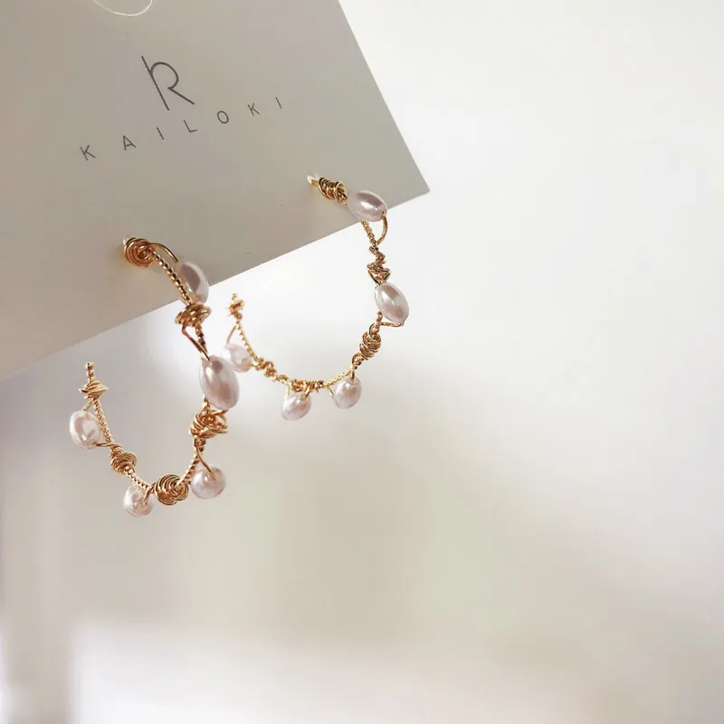 

2019 Korea Classic Simulated-pearl Round Women Hoop Earrings Metal Geometry Pearl Irregular Crystal Earrings Wedding Earings