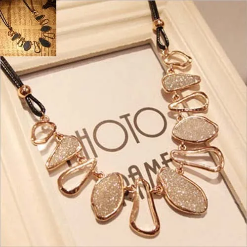 

BONLAVIE Free Shipping New Woman Elegant Design Chunky Gold Color Chain Choker Bib Statement Collar Pendant Necklace 1049N0447