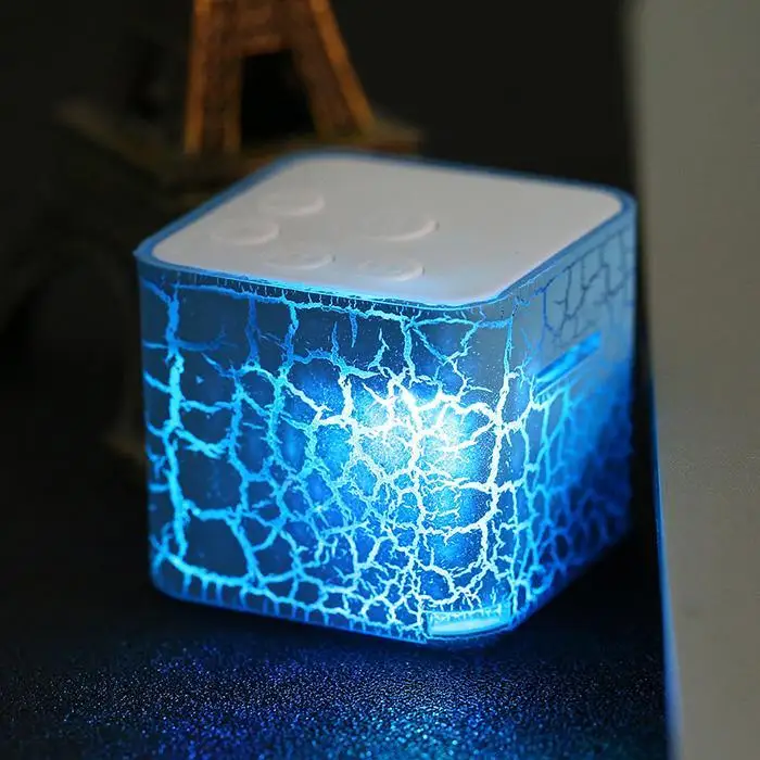 

Mini Horn Card MP3 Square Block Shape External Audio Player TF 3.5mm MP3 4H USB 2.0