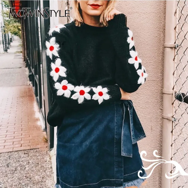 TWOTWINSTYLE التطريز الزهور المرأة سترة يا الرقبة كم طويل الحياكة البلوز قمم الإناث عارضة الأزياء 2019 الربيع