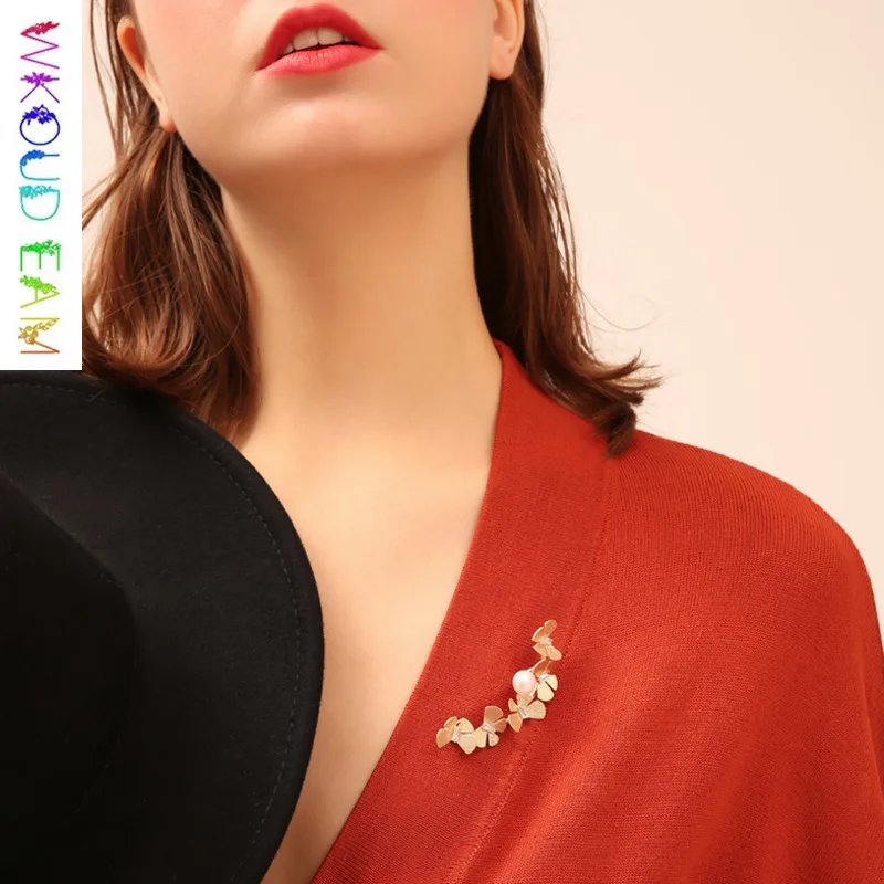 

WKOUD EAM 2019 Fashion Jewelry Imitation Pearls Butterfly Alloy Brooches For Women Coat Dress Charm Animal Corsage S#TA362