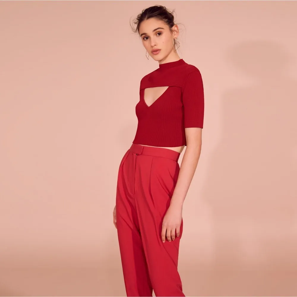 HDY Haoduoyi Sweet Academic Style Street Breeze Chest Triangle Hollowing Out Knitting Sweater Red Color New Arrival Sexy Tops