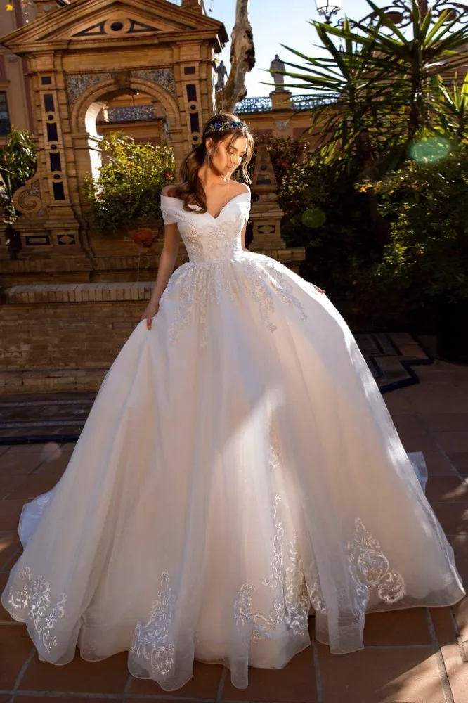 Платье для свадьбы Vivian's Bridal кружевное с вырезом на шее 2019 | Свадьбы и торжества