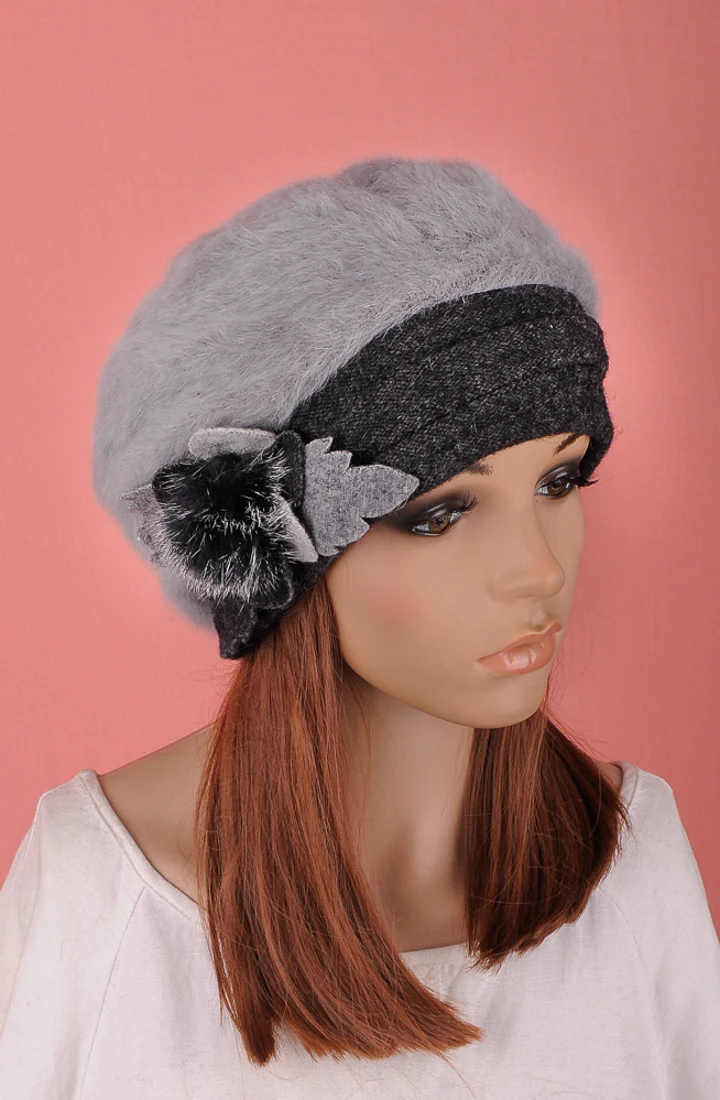M629 модная женская зимняя теплая Серая шапка из искусственного кроличьего меха с цветком и черными полями с помпоном, милый берет, шапка бини