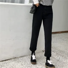 Модные джинсы в Корейском стиле; классические черные джинсовые брюки; свободный дизайн для мальчиков