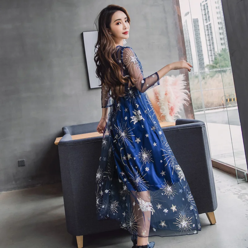 Kaufen Fashion star mond stickerei blau kleid frau langarm rundhals frühling sommer strand maxi kleider weibliche 2019