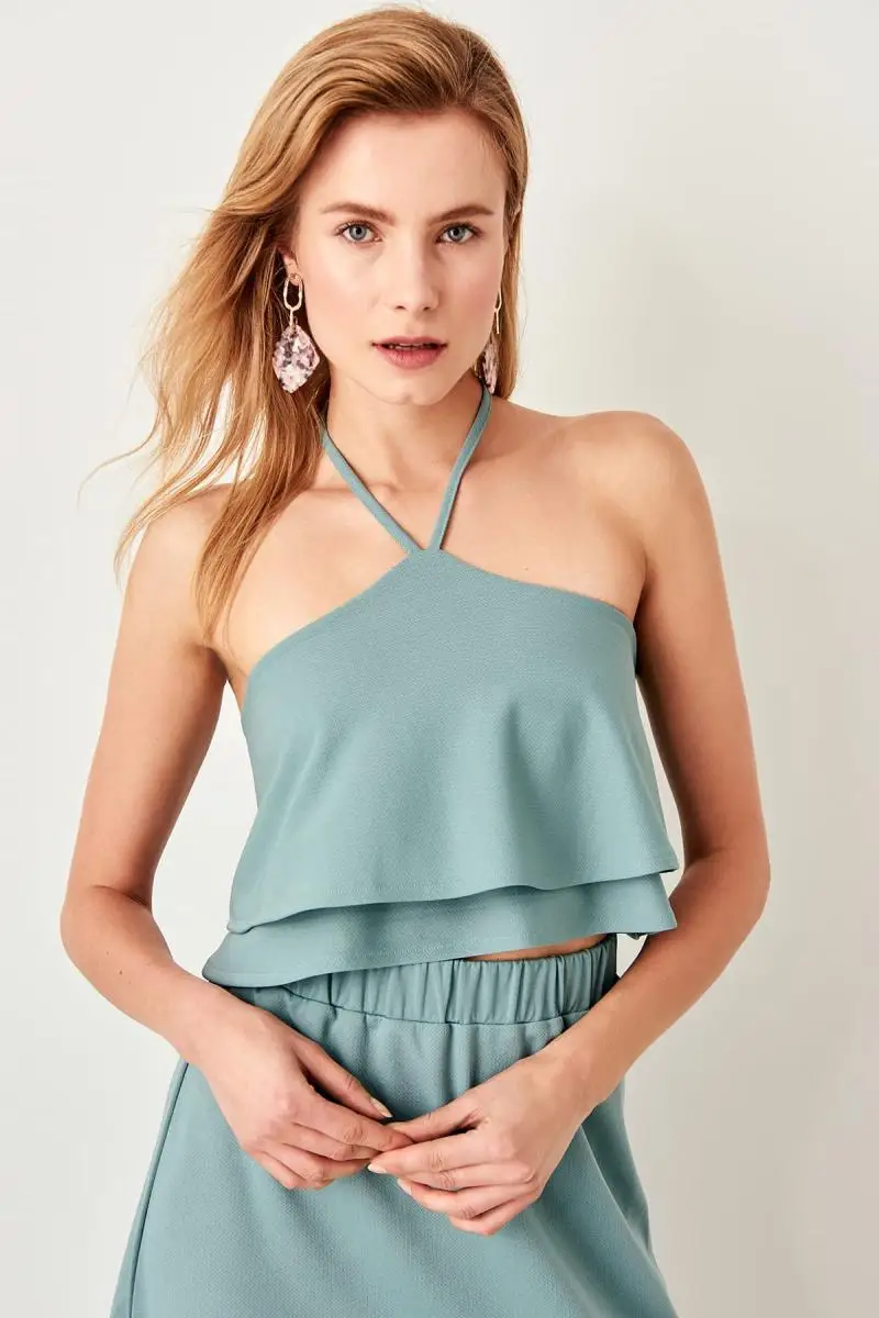 

Trendyol Mint Halter-neck Crop Knitted Blouse TWOSS19VG0179