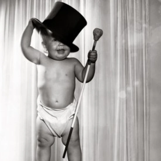 Baby wearing a top hat Poster Print (18 x 24) | Дом и сад
