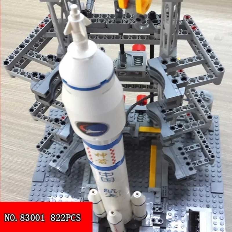 

822pcs China Nine Number Space Flight Plastic Building Block Children Long March Two Assembling Toys 83001 Aviation Rocket Model