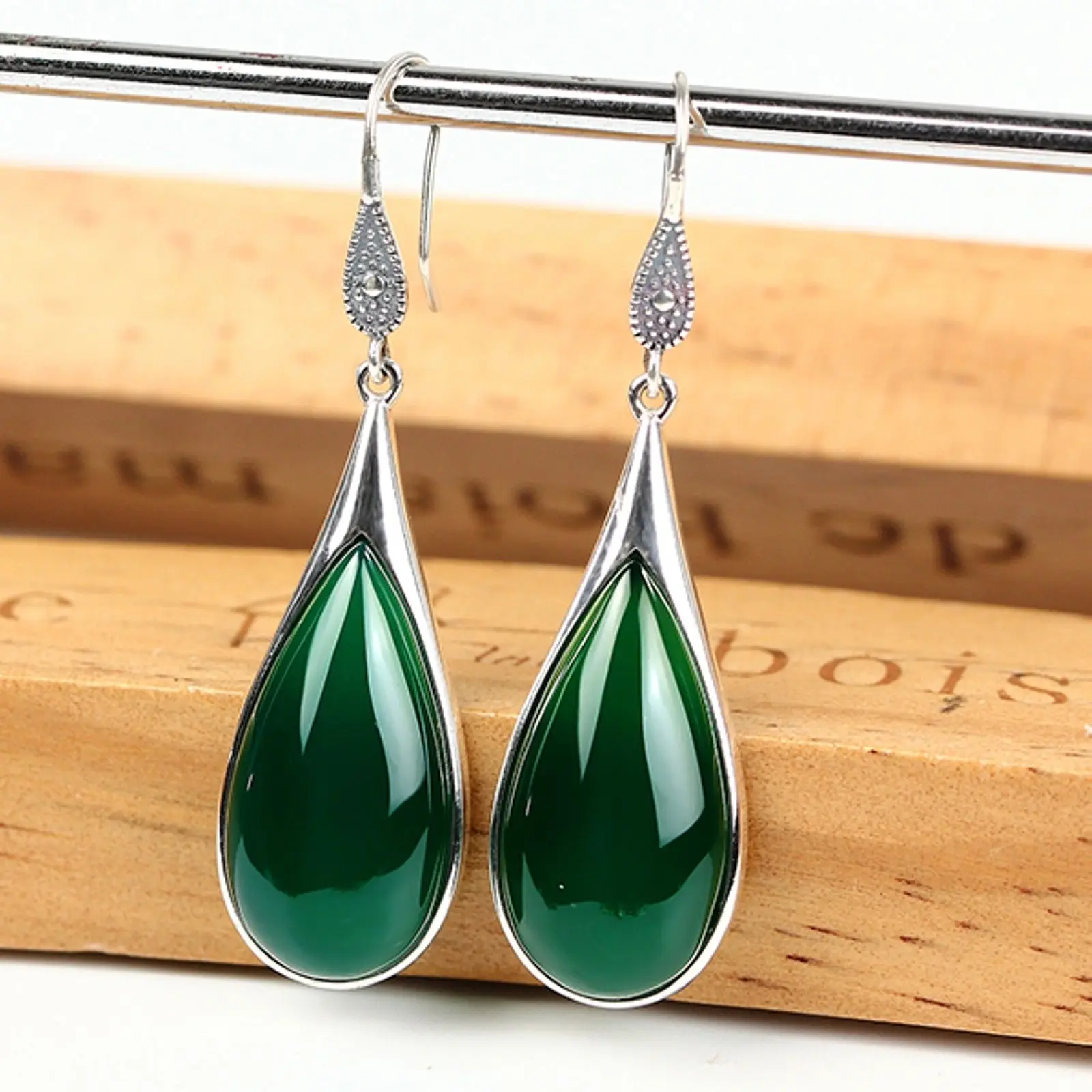 New Vintage Sterling S925 Silver Green Agate Lucky Drop Dangle Earrings