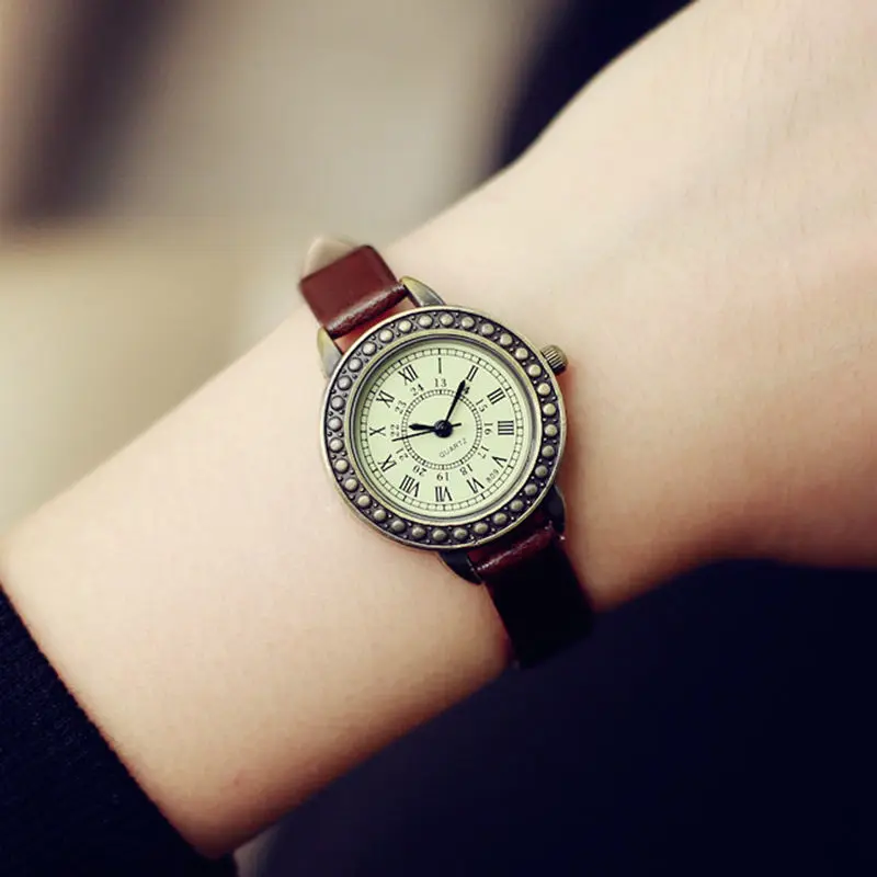 

Shellhard Retro Elegant Ladies Slim Leather Wrist Watch Roman Numerals Small Face Thin Leather Quartz Wrist Watch For Women