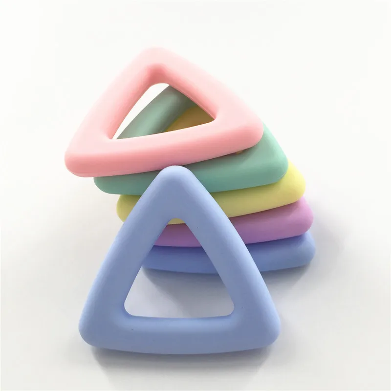 Encantos do Bebê Brinquedo de Montessori Sensorial dos Desenhos Chenkai Triângulo Mordedores Bpa Livre Silicone Faça Você Mesmo Chupeta Animados Fazer Jóias 50 Pcs