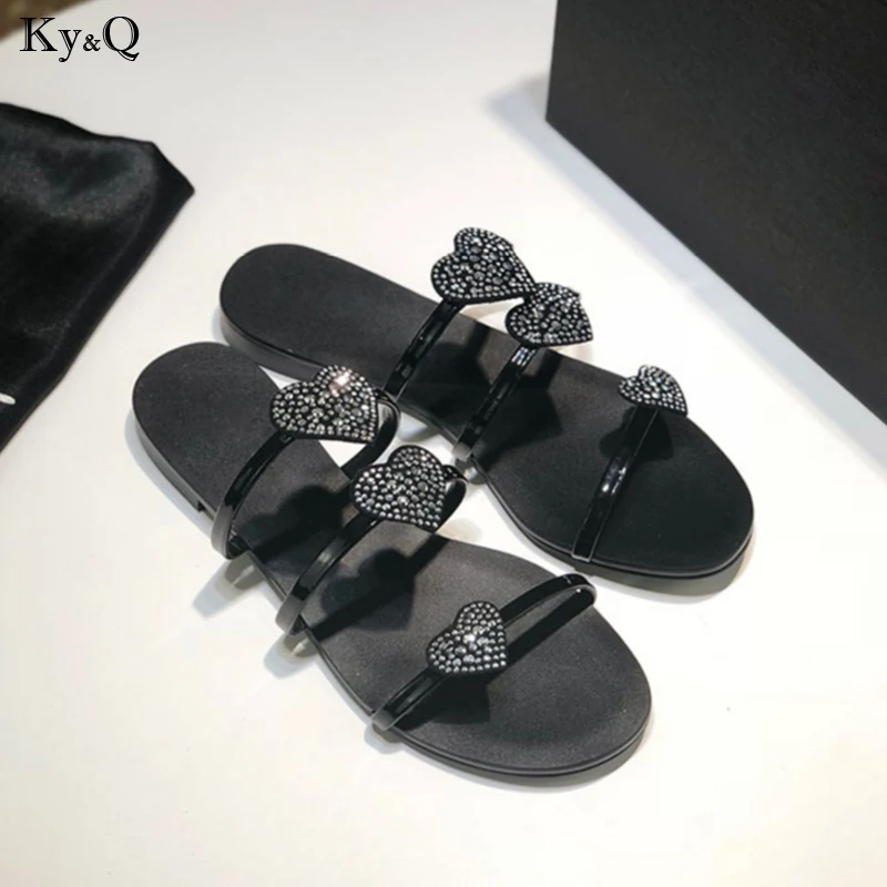 

Summer New 2019 European And American Ladies Wearing A Heart-shaped Word With Rhinestone Open Toe Straps Wild Flat Sandals