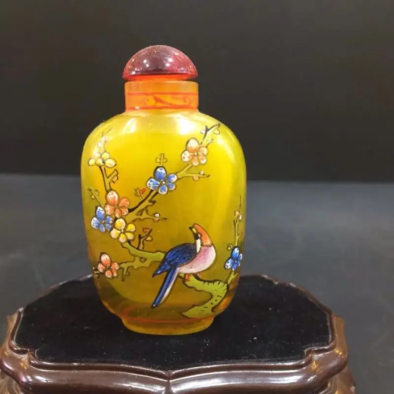 

Chinese Antique coloured glaze Depicting Peony snuff bottles Qianlong Year