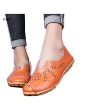 Женская обувь на плоской подошве, новинка года, однотонные женские сандалии с прострочкой на плоской подошве, Летние кожаные повседневные Нескользящие туфли