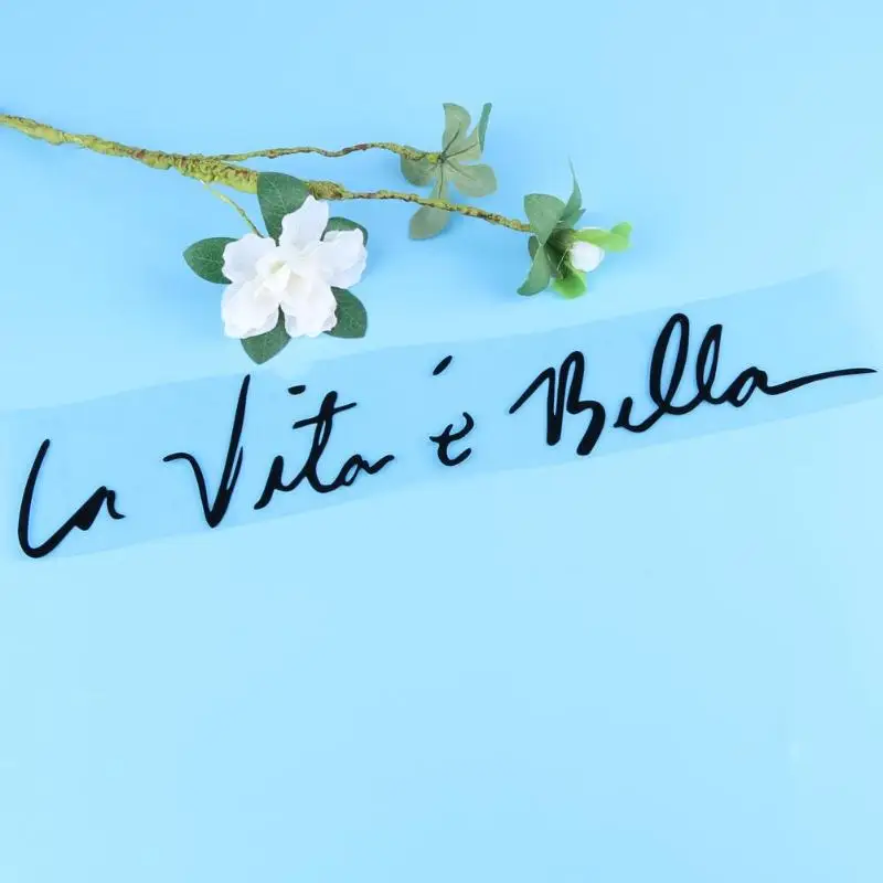 Автомобильная наклейка Life is Beautiful LA VITA E BELLA отражающая надпись на ствол окна