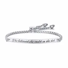 Гравированный из нержавеющей стали вдохновляющий регулируемый браслет, она верила, что она может, так что она делает подарок для своих женщин дружбы