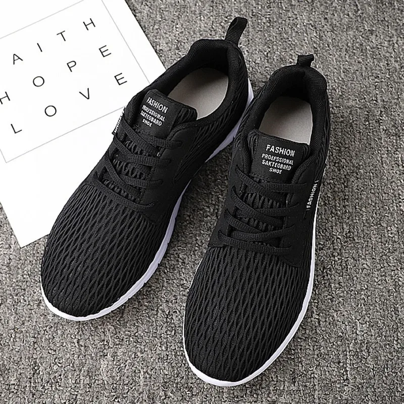 

Lightweight Running Shoes Men Non-slip Breathable Mesh Sneakers Lace-up Sports Casual Shoes Outdoor Walking Plus Size Sneakers