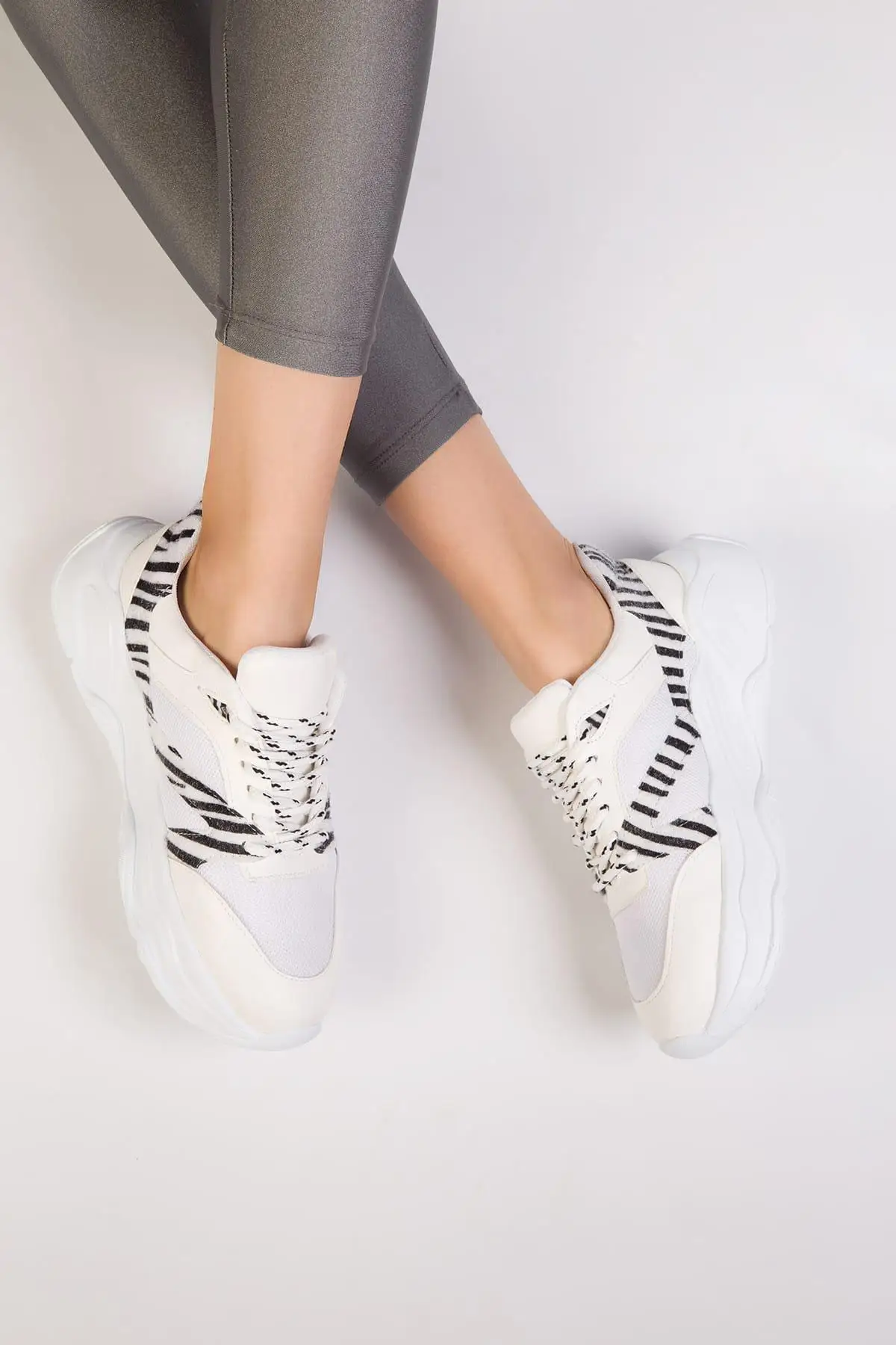

SOHO fashion casual female shoes designer shoes women lunxury 2019 Vulcanized Shose gray air mesh Platform women shoes 13054