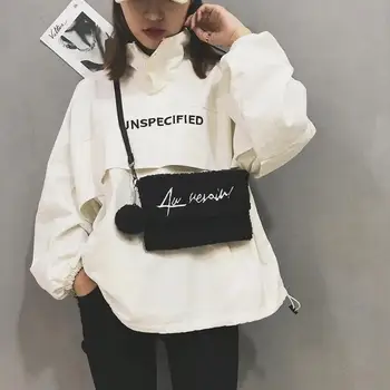 

Fashion Women Pompom Pendant Messenger Shoulder Bags Creative Letter Print Crossbody Bag for Girl Lady Mini Chain Crossbody Bags