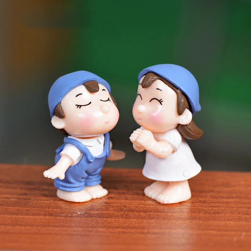 Miniature PVC Lovers Couple Chair Figurines Miniatures Fairy Garden Gnome Moss Terrariums Resin Crafts Home Decoration Miniature PVC Lovers Couple Chair Figurines Miniatures Fairy Garden Gnome Moss Terrariums Resin Crafts Home Decoration