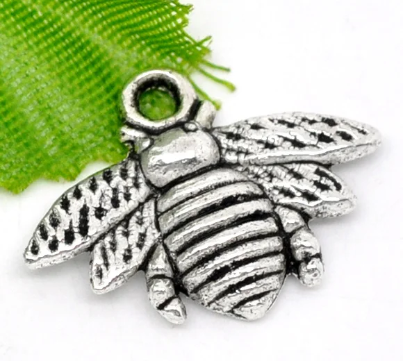 

Lovely 50 Silver Tone Bee Charm Pendants 21x16mm (B11362)