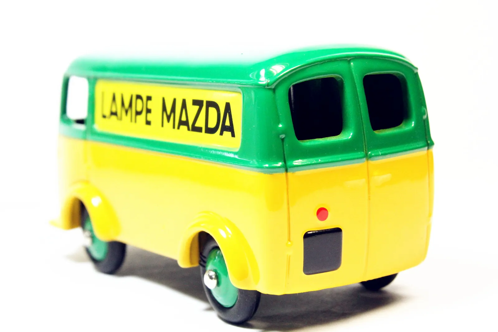 1/43 Atlas Dinky Toys 25B Fourgon Tole peugeot D.3.A. LAMPE MAZDA