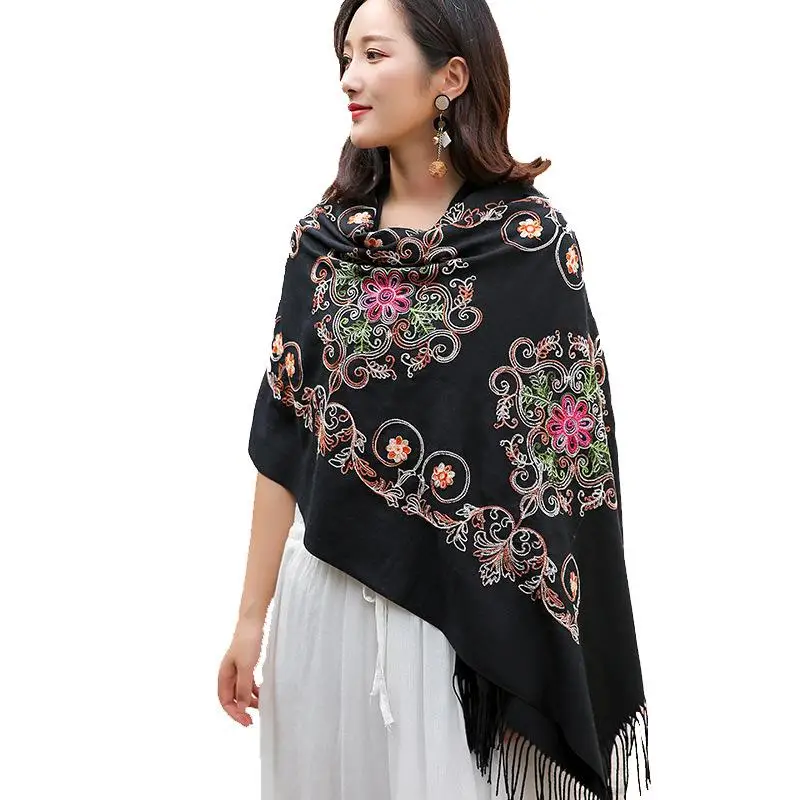 

2019 New Ladies Cashmere Embroidered Scarf Ladies National Wind Seven Petals Flower Warm Decorative Shawl