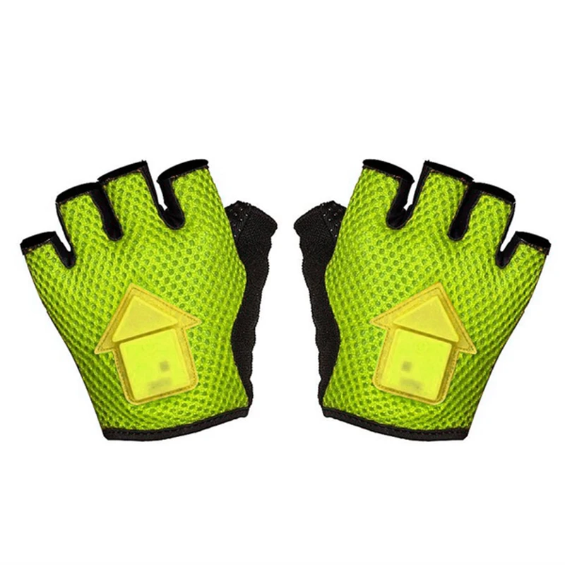 Autoinduction Steering Gloves LED Turn Signal Bike Lights in a Cycling