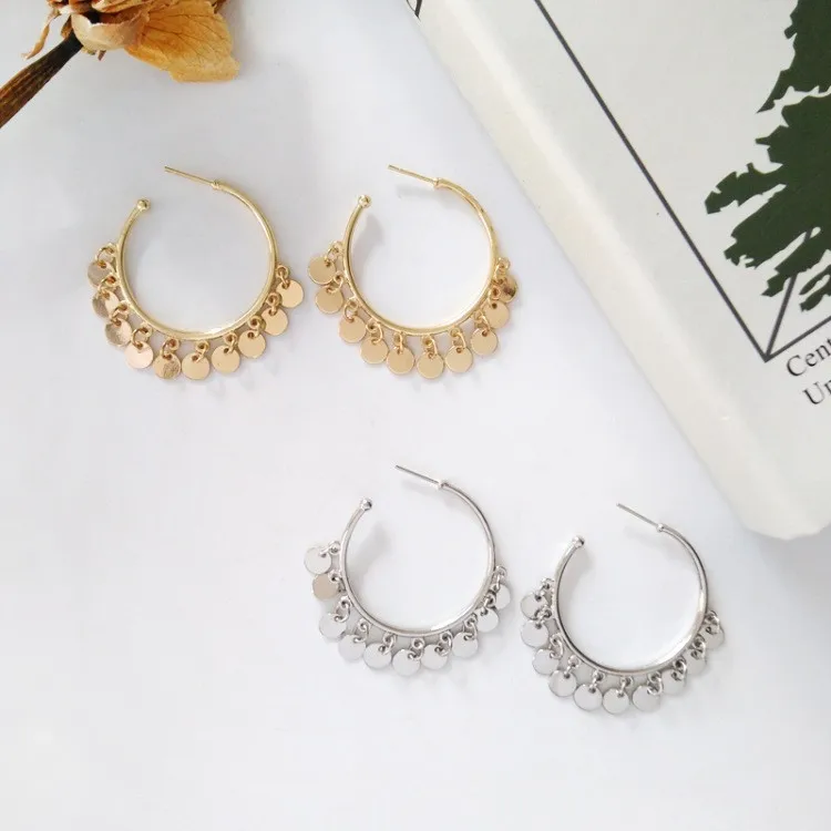 

2019 New Geometric Metal Stud Earring Fashion Personality Gold Silver Small Wafer Pendant Ear Stud Jewelry