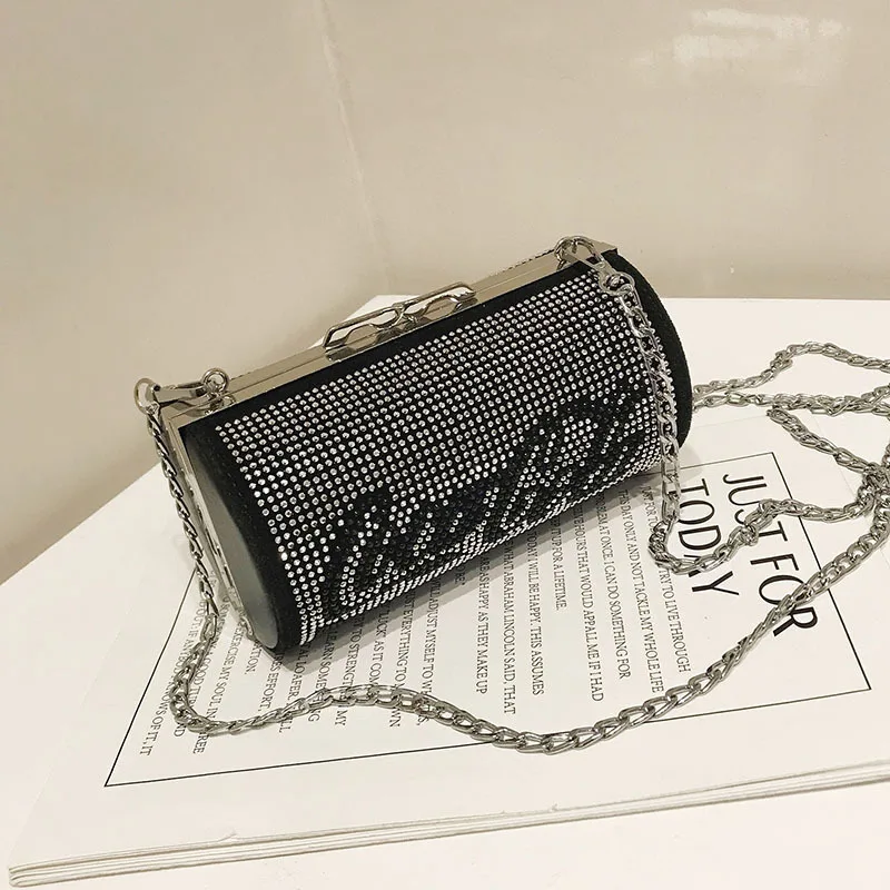 

Luxury Brand Female Crossbody Bags For Women 2019 High Quality PU Leather Designer Handbags Rivet Chains Shoulder Messenger Bag