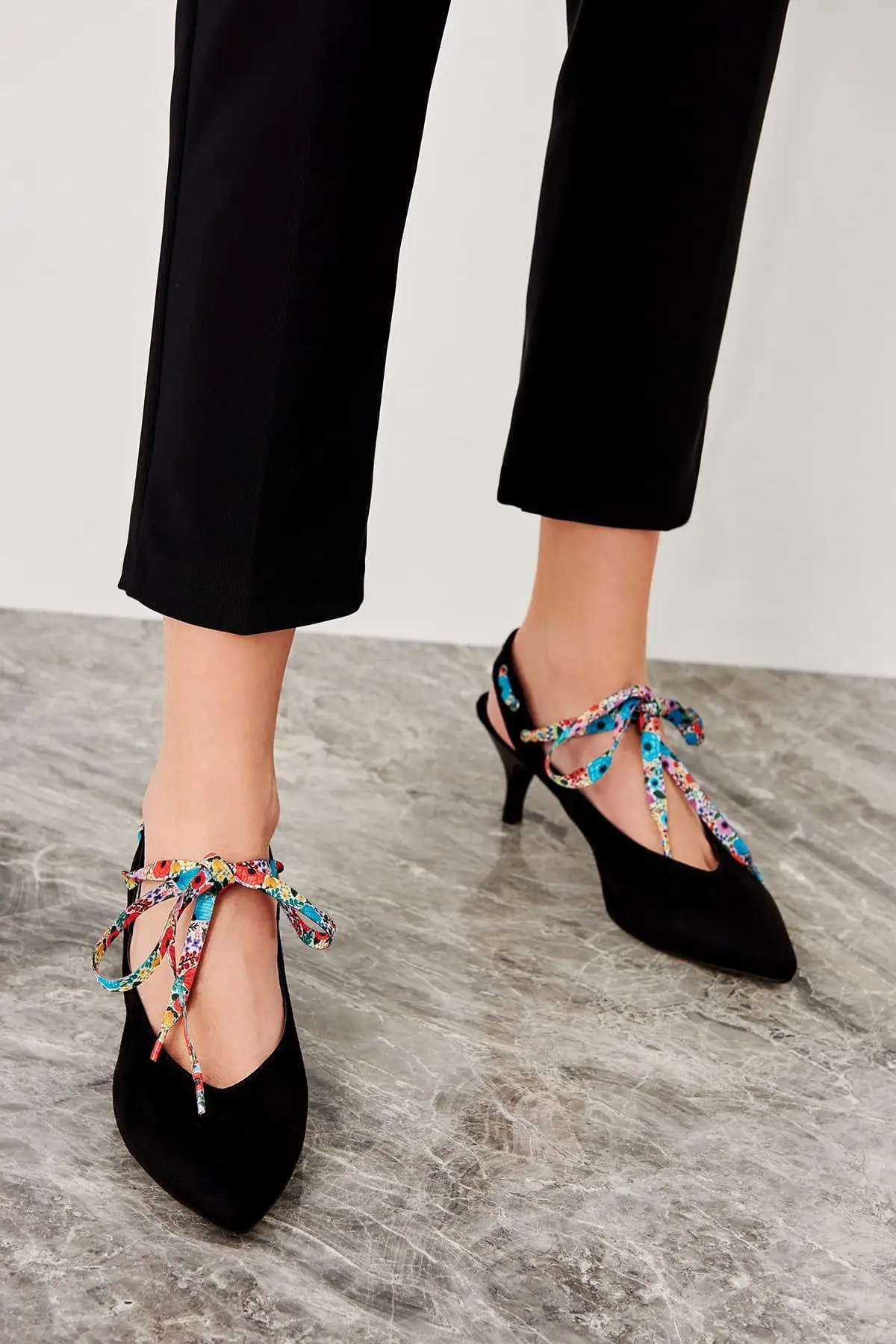 

Trendyol Black Suede Women 'S High-Heeled Shoes TAKSS19AZ0055