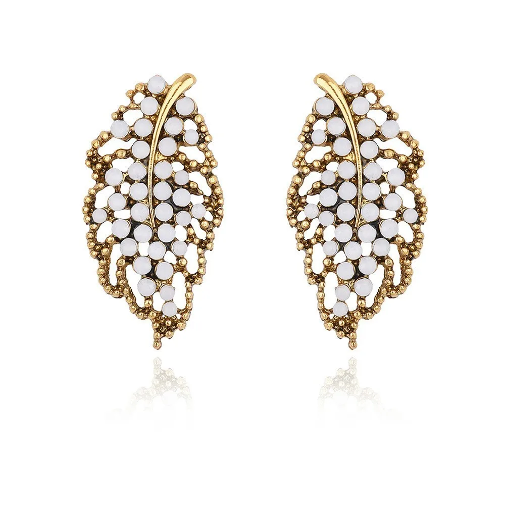 Fashion Jewelry White Artificial Gemstones Earrings Golden Plating Zinc