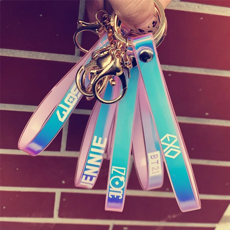 

BLACKPIN EXO GOT7 WANNAONE TWICE SEVENTEEN keychian Bangtan jungkook izone laser phone rope pendant fans party supplies